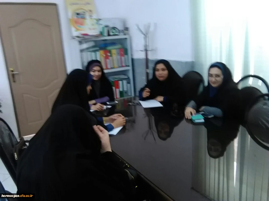 نشست هم اندیشی معاونین اداره آموزش و پرورش ناحیه 1 و کارشناسان آموزش و پژوهش دانشگاه فرهنگیان در آستانه هفته بزرگداشت پژوهش 2