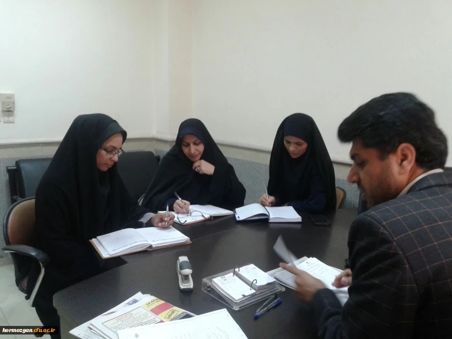 نشست هم اندیشی معاونین اداره آموزش و پرورش ناحیه 1 و کارشناسان آموزش و پژوهش دانشگاه فرهنگیان در آستانه هفته بزرگداشت پژوهش 2