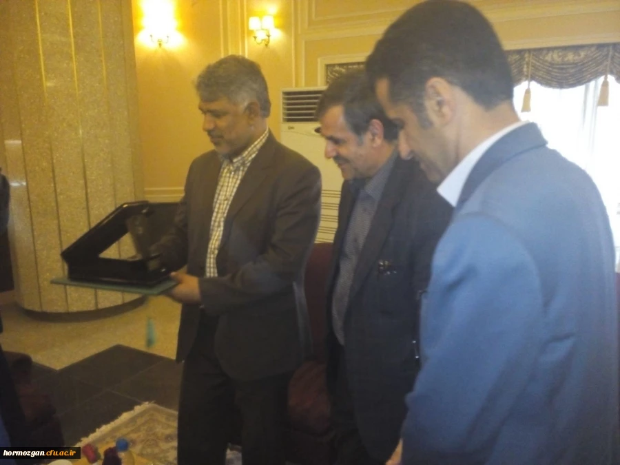 تقدیر سرپریت دانشگاه فرهنگیان از شهردار بندرعباس  4