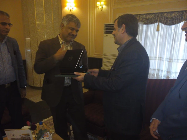 تقدیر سرپریت دانشگاه فرهنگیان از شهردار بندرعباس  8