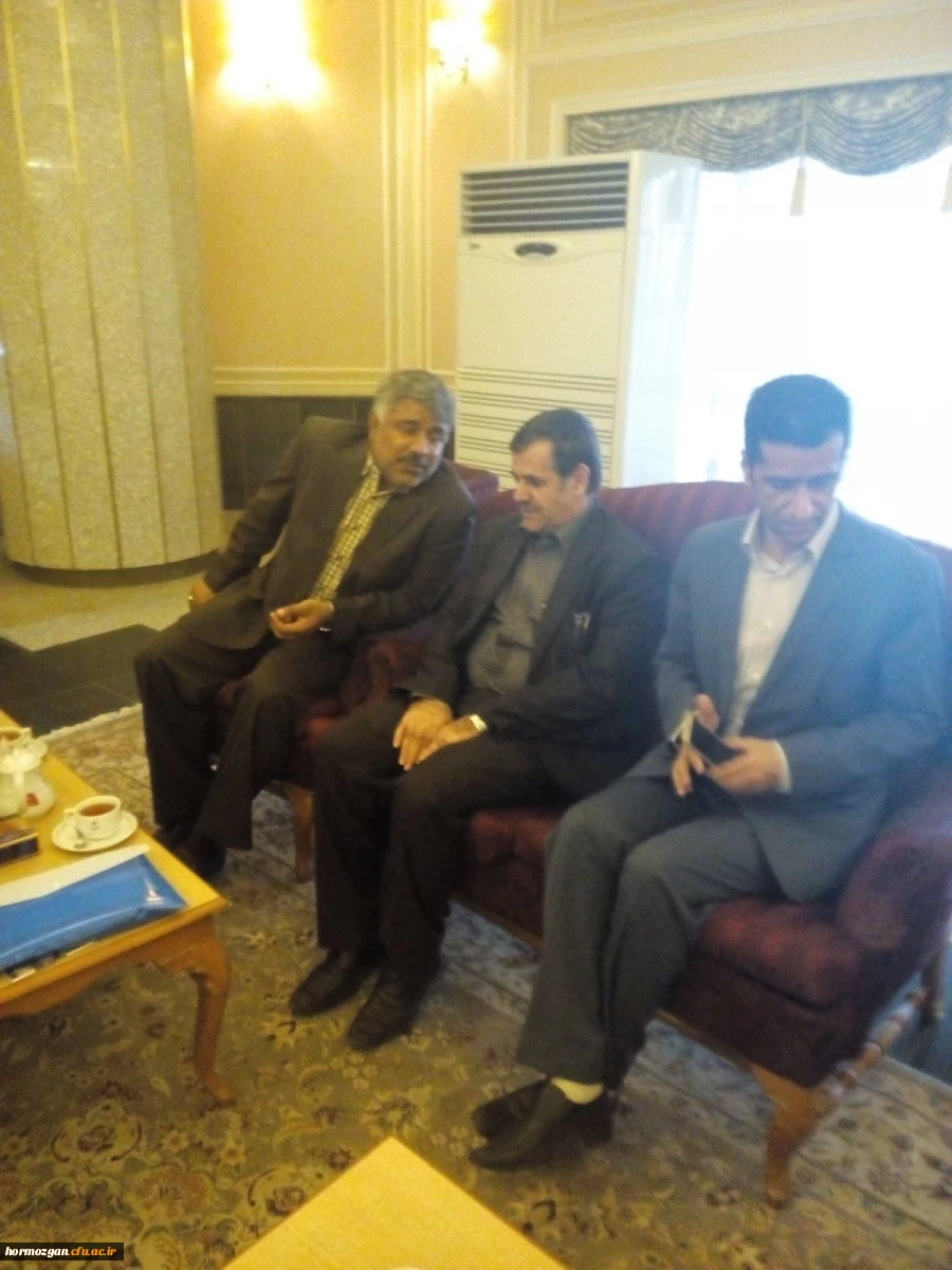 تقدیر سرپریت دانشگاه فرهنگیان از شهردار بندرعباس  13