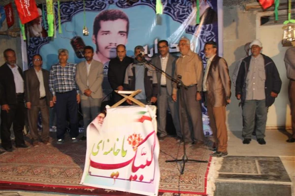 باهمکاری مدیریت استانی دانشگاه فرهنگیان هرمزگان و با حضور امام جمعه موقت بندرعباس ، رئیس ستاد اقامه نماز استان و مشاور استاندار هرمزگان در امور ایثارگران 

برگزاری یادواره دانشجو معلم شهید ابراهیم تنیده از شهدای غواص عملیات کربلای 4 در زادگاهش 2