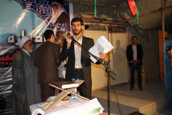 باهمکاری مدیریت استانی دانشگاه فرهنگیان هرمزگان و با حضور امام جمعه موقت بندرعباس ، رئیس ستاد اقامه نماز استان و مشاور استاندار هرمزگان در امور ایثارگران 

برگزاری یادواره دانشجو معلم شهید ابراهیم تنیده از شهدای غواص عملیات کربلای 4 در زادگاهش 11