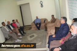 با حضور مدیر کل امور ایثارگران و مشاور امور ایثارگران ریاست دانشگاه فرهنگیان و سرپرست دانشگاه فرهنگیان هرمزگان انجام شد .
دیدار با خانواده دانشجو معلم شهید ابراهیم تنیده و خانواده شهید همت الله شمسایی پدر مدرس پردیس های استان 5