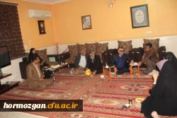 با حضور مدیر کل امور ایثارگران و مشاور امور ایثارگران ریاست دانشگاه فرهنگیان و سرپرست دانشگاه فرهنگیان هرمزگان انجام شد .
دیدار با خانواده دانشجو معلم شهید ابراهیم تنیده و خانواده شهید همت الله شمسایی پدر مدرس پردیس های استان 16
