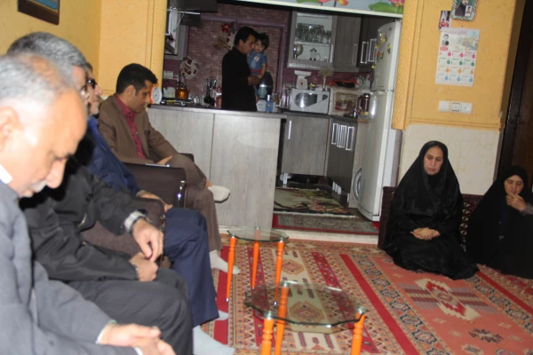 با حضور مدیر کل امور ایثارگران و مشاور امور ایثارگران ریاست دانشگاه فرهنگیان و سرپرست دانشگاه فرهنگیان هرمزگان انجام شد

دیدار با خانواده دانشجو معلم شهید ابراهیم تنیده و خانواده شهید همت الله شمسایی پدر مدرس پردیس های استان 13