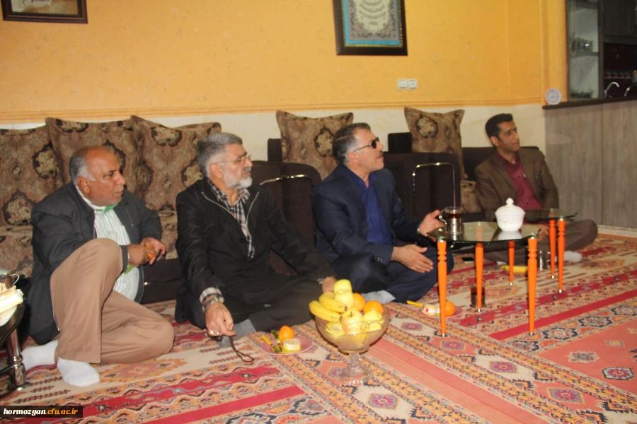 با حضور مدیر کل امور ایثارگران و مشاور امور ایثارگران ریاست دانشگاه فرهنگیان و سرپرست دانشگاه فرهنگیان هرمزگان انجام شد

دیدار با خانواده دانشجو معلم شهید ابراهیم تنیده و خانواده شهید همت الله شمسایی پدر مدرس پردیس های استان 14