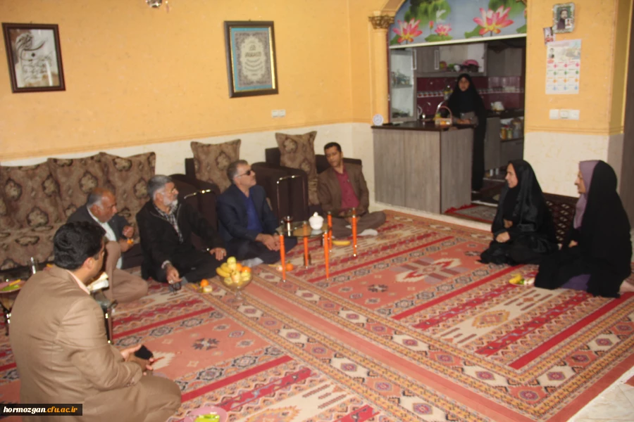 با حضور مدیر کل امور ایثارگران و مشاور امور ایثارگران ریاست دانشگاه فرهنگیان و سرپرست دانشگاه فرهنگیان هرمزگان انجام شد

دیدار با خانواده دانشجو معلم شهید ابراهیم تنیده و خانواده شهید همت الله شمسایی پدر مدرس پردیس های استان 15