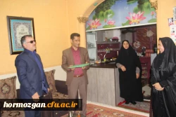 با حضور مدیر کل امور ایثارگران و مشاور امور ایثارگران ریاست دانشگاه فرهنگیان و سرپرست دانشگاه فرهنگیان هرمزگان انجام شد .
دیدار با خانواده دانشجو معلم شهید ابراهیم تنیده و خانواده شهید همت الله شمسایی پدر مدرس پردیس های استان 18