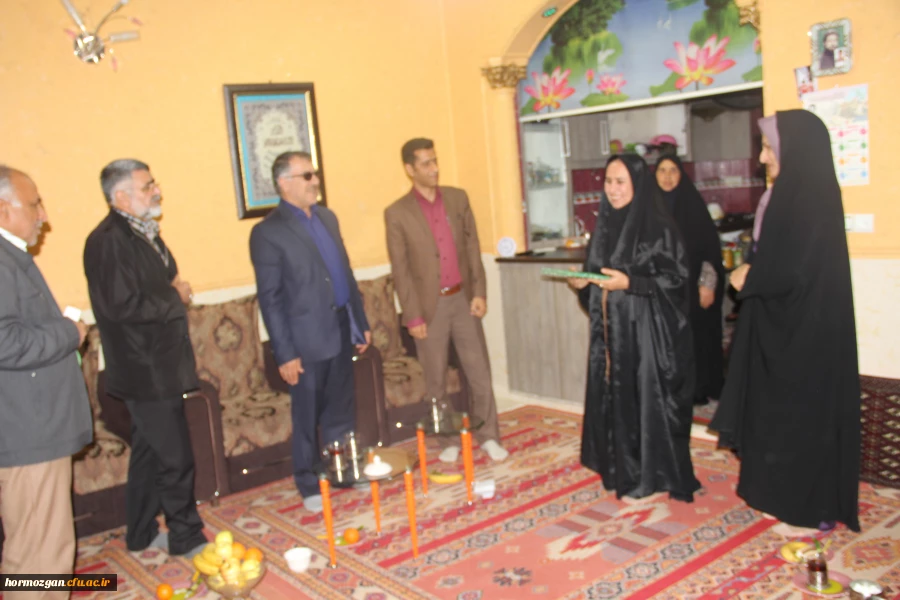 با حضور مدیر کل امور ایثارگران و مشاور امور ایثارگران ریاست دانشگاه فرهنگیان و سرپرست دانشگاه فرهنگیان هرمزگان انجام شد

دیدار با خانواده دانشجو معلم شهید ابراهیم تنیده و خانواده شهید همت الله شمسایی پدر مدرس پردیس های استان 20