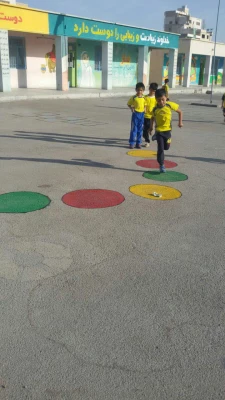 اجرای طرح حیاط پویا توسط دانشجویان در مدارس