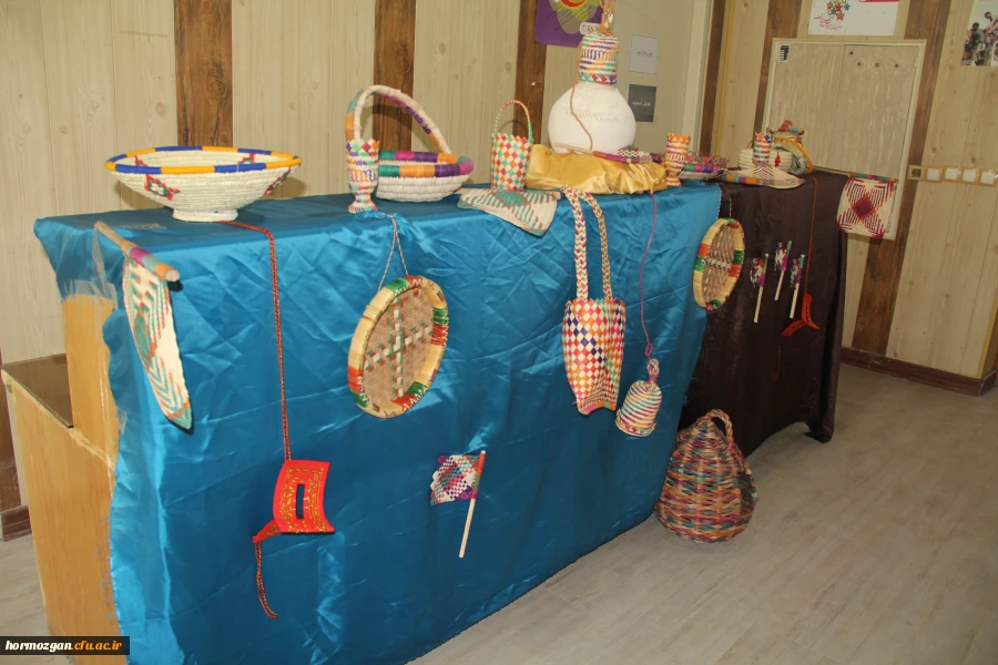 دکتر حقیری زاده: مشاورعالی استاندار هرمزگان

ما معلمان باید چگونه زیستن را به دانش آموزان بیاموزیم و نسل خود را از لحاظ فرهنگی واکسینه کنیم. 4