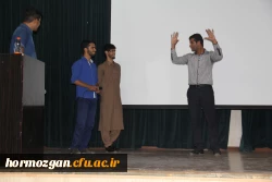 دکتر حقیری زاده: مشاورعالی استاندار هرمزگان

ما معلمان باید چگونه زیستن را به دانش آموزان بیاموزیم و نسل خود را از لحاظ فرهنگی واکسینه کنیم. 12