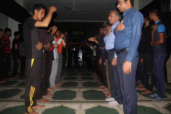 مسئول نمایندگی نهاد مقام معظم رهبری در دانشگاه فرهنگیان هرمزگان :

 هیئت های دانشجویی از بهترین مکان های عزاداری هستند که با آزادی و اختیار به عزاداری می پردازند. 4