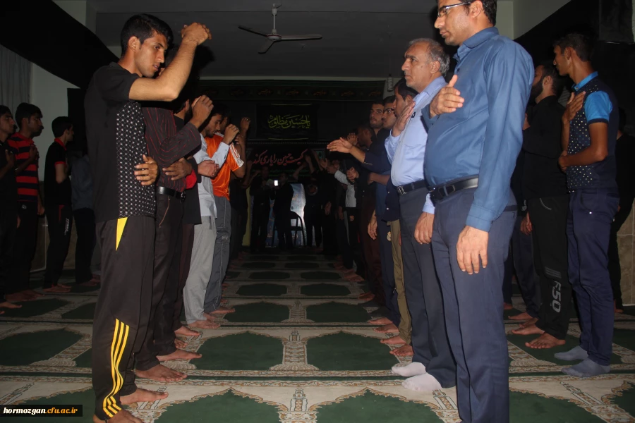 مسئول نمایندگی نهاد مقام معظم رهبری در دانشگاه فرهنگیان هرمزگان :

 هیئت های دانشجویی از بهترین مکان های عزاداری هستند که با آزادی و اختیار به عزاداری می پردازند. 4