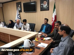 نشست مشترک دانشگاه فرهنگیان هرمزگان و خانه ریاضیات بندرعباس ، 

با حضور رئیس دانشگاه پیام نور هرمزگان ، رئیس اداره آموزش و پرورش ناحیه یک بندرعباس و نائب رئیس شورای اسلامی شهر بندرعباس 3