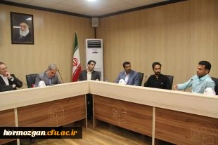 دکتر مهر محمدی در نشست صمیمی با دبیران و اعضای کانون ها و تشکل ها و انجمن های علمی دانشجویان دانشگاه فرهنگیان هرمزگان