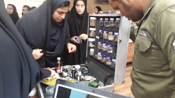 برگزاری کارگاههای دانش خانواده و مبارزه با مواد مخدر به مناسبت هفته سلامت توسط مرکز مشاوره پردیس شهید بهشتی هرمزگان 3