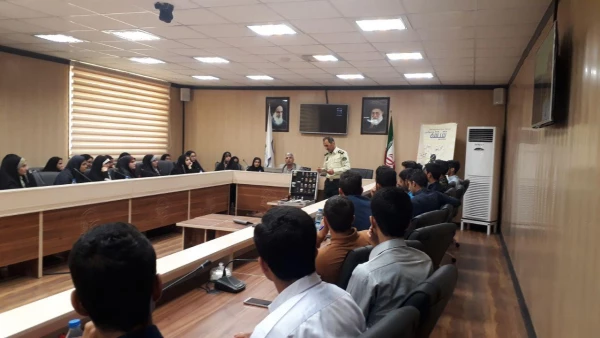 برگزاری کارگاههای دانش خانواده و مبارزه با مواد مخدر به مناسبت هفته سلامت توسط مرکز مشاوره پردیس شهید بهشتی هرمزگان 4