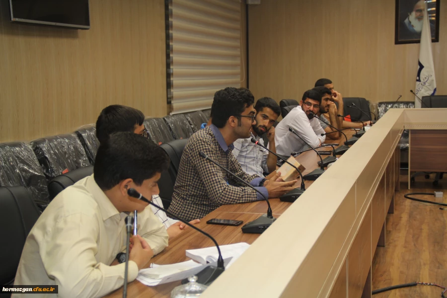 دومین نشاسته دورهمی کتابخوانی در سال ۹۷ توسط کار انشاء و پردیس شهید بهشتی هرمزگان 2