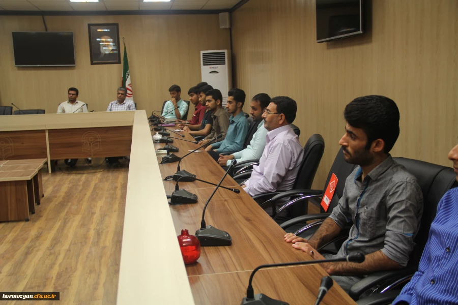 دومین نشاسته دورهمی کتابخوانی در سال ۹۷ توسط کار انشاء و پردیس شهید بهشتی هرمزگان 3