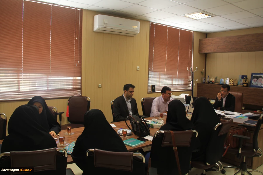 تشکیل شورای مدرسان کارورزی پردیس های استان هرمزگان 3