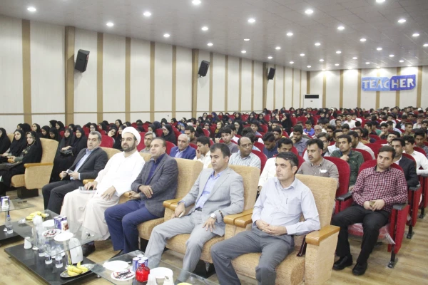 برگزاری مراسم گرامیداشت هفته آموزش و هفته معلم پردیس های استان هرمزگان 3