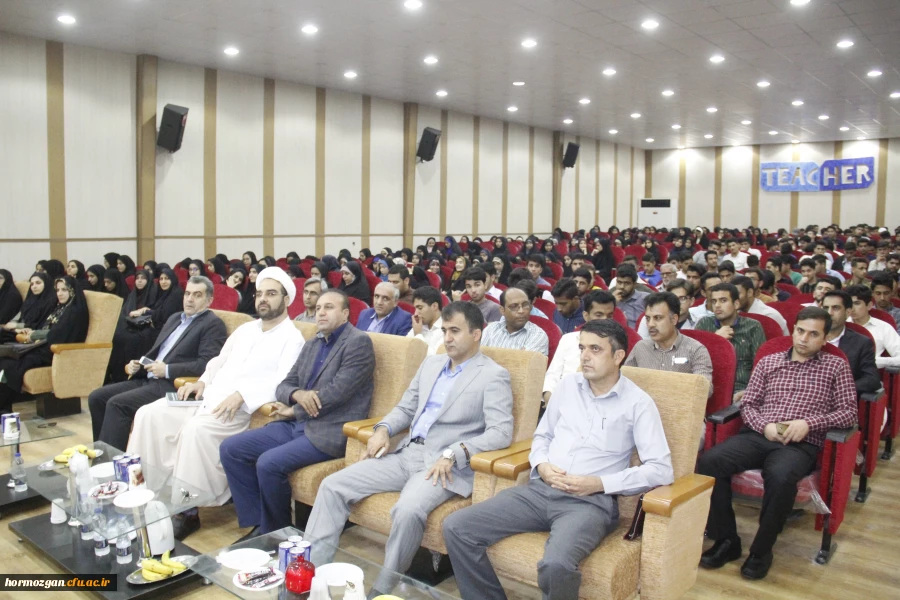 برگزاری مراسم گرامیداشت هفته آموزش و هفته معلم پردیس های استان هرمزگان 3