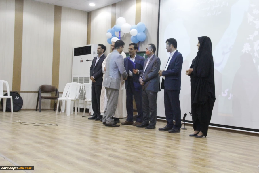 برگزاری مراسم گرامیداشت هفته آموزش و هفته معلم پردیس های استان هرمزگان 9