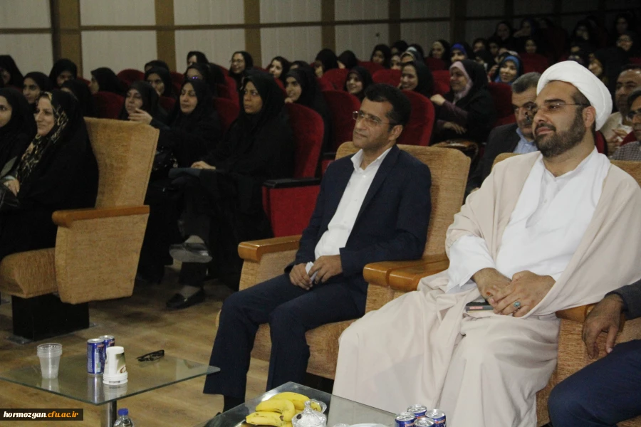 برگزاری مراسم گرامیداشت هفته آموزش و هفته معلم پردیس های استان هرمزگان 4