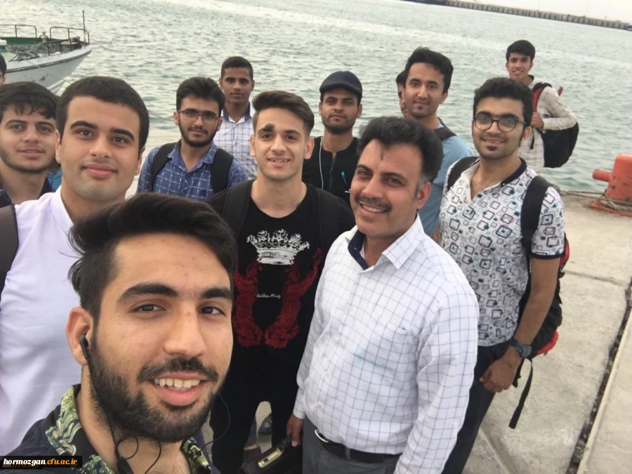 به همت کانون ایرانگردی و شورای صنفی پردیس شهید بهشتی هرمزگان برگزار گردید:

 اردوی علمی و تفریحی دانشجویان به مقصد بندر چارک و جزیره کیش 2