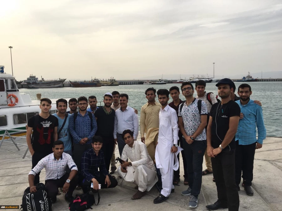 به همت کانون ایرانگردی و شورای صنفی پردیس شهید بهشتی هرمزگان برگزار گردید:

 اردوی علمی و تفریحی دانشجویان به مقصد بندر چارک و جزیره کیش 3