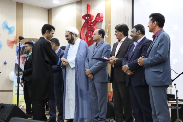 در پردیس شهید بهشتی هرمزگان برگزار گردید:

 سومین مراسم باشکوه دانش آموختگان دانشجویان دانشگاه فرهنگیان هرمزگان (ورودی ۹۳ ) 2