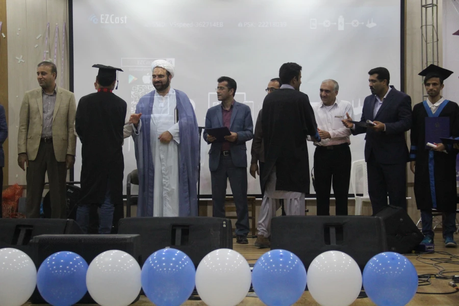 در پردیس شهید بهشتی هرمزگان برگزار گردید:

 سومین مراسم باشکوه دانش آموختگان دانشجویان دانشگاه فرهنگیان هرمزگان (ورودی ۹۳ ) 4