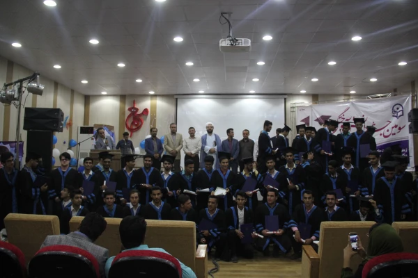 در پردیس شهید بهشتی هرمزگان برگزار گردید:

 سومین مراسم باشکوه دانش آموختگان دانشجویان دانشگاه فرهنگیان هرمزگان (ورودی ۹۳ ) 4