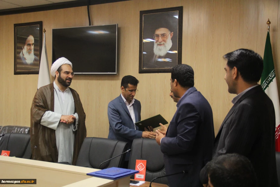 ششمین نشست شورای کارکنان مدیریت استانی و پردیس شهید بهشتی هرمزگان 4