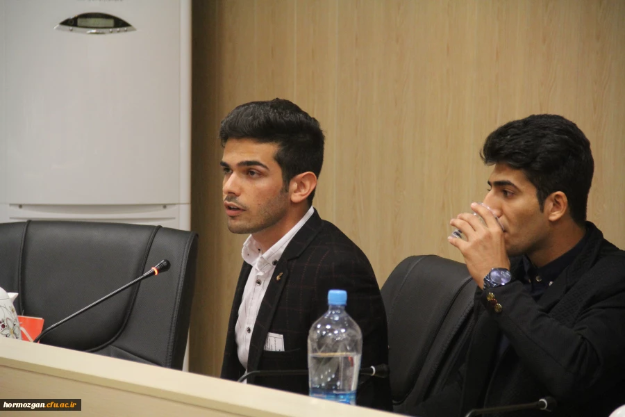 نشست معارفه اعضای جدید شورای مرکزی انجمن اسلامی و تکریم اعضای سابق 2