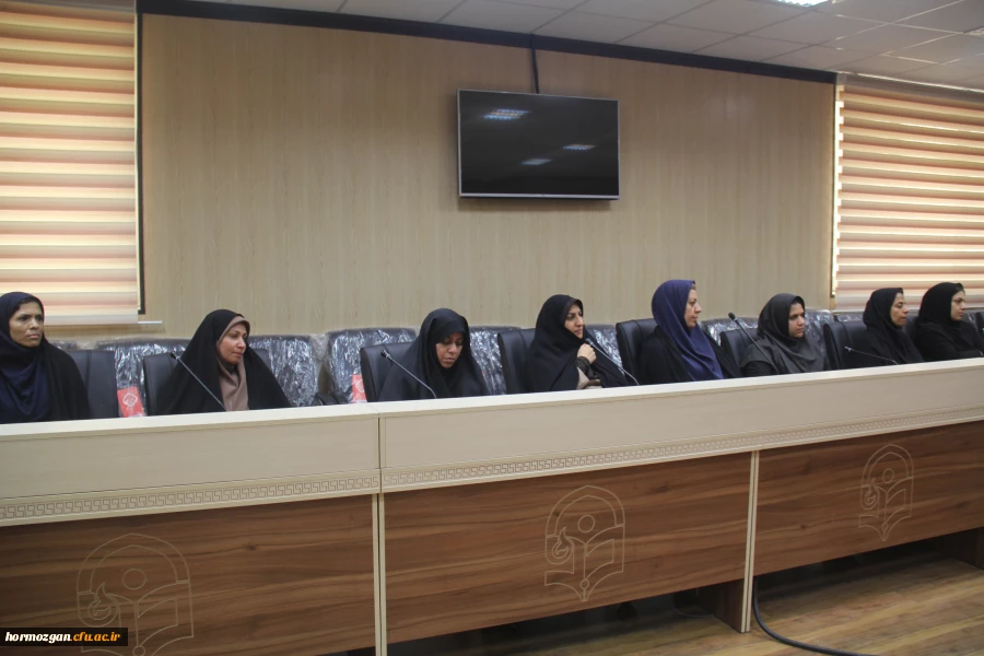 نشست ستاد امتحانات پردیس شهید بهشتی هرمزگان 4