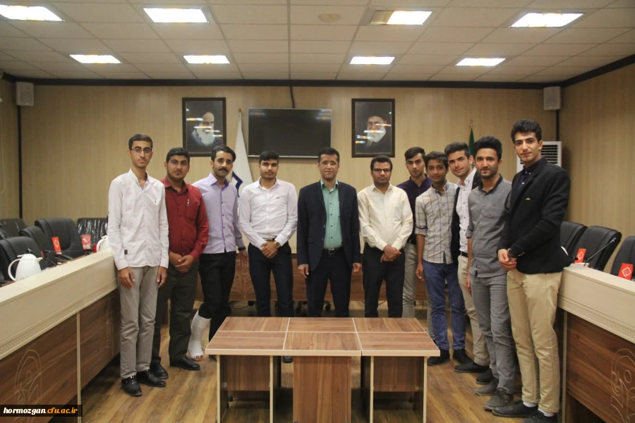 نشست معارفه اعضای جدید شورای مرکزی انجمن اسلامی و تکریم اعضای سابق 9