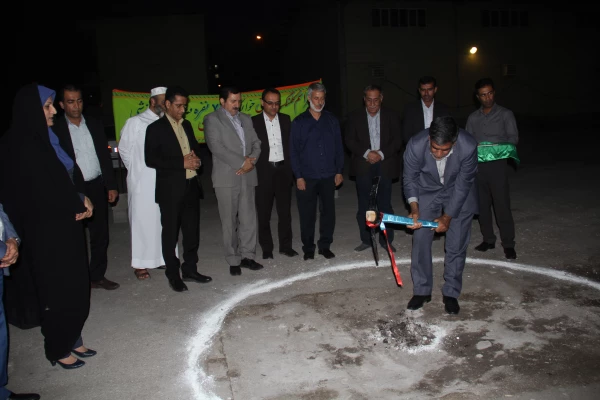 با حضور دکتر خاکی معاون طرح و برنامه دانشگاه فرهنگیان و مدیران استانی عملیات احداث خوابگاه 700 نفره و ساختمان آموزشی 25 کلاسه پردیس فاطمه الزهرا  (س ) دانشگاه فرهنگیان هرمزگان آغاز شد. 2