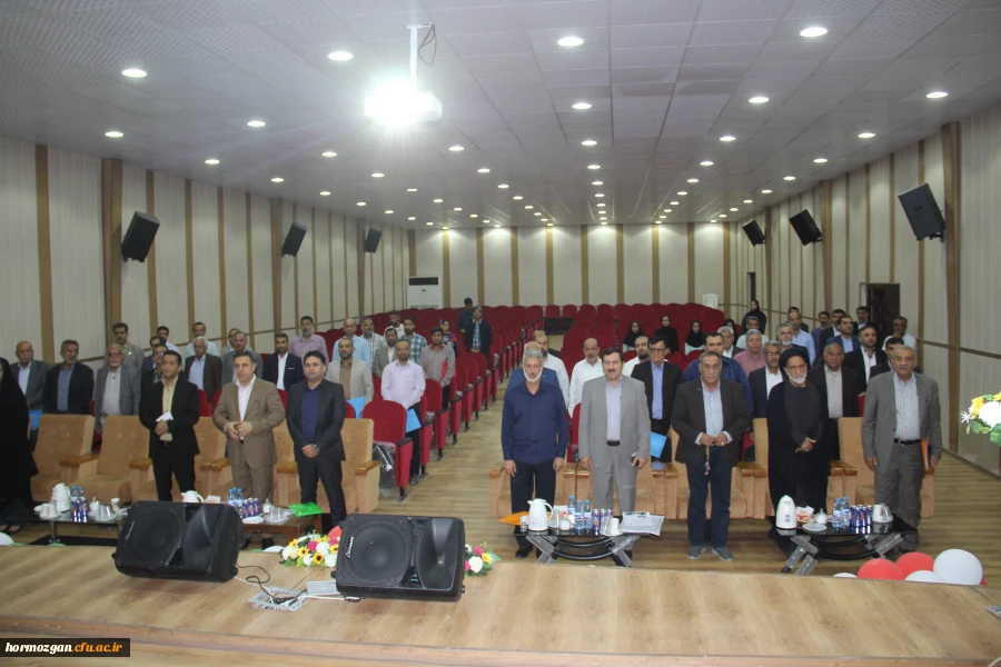 اولین نشست خیرین حامی دانشگاه فرهنگیان هرمزگان با استقبال با شکوه معتمدین و خیرین نیک اندیش برگزار گردید. 2