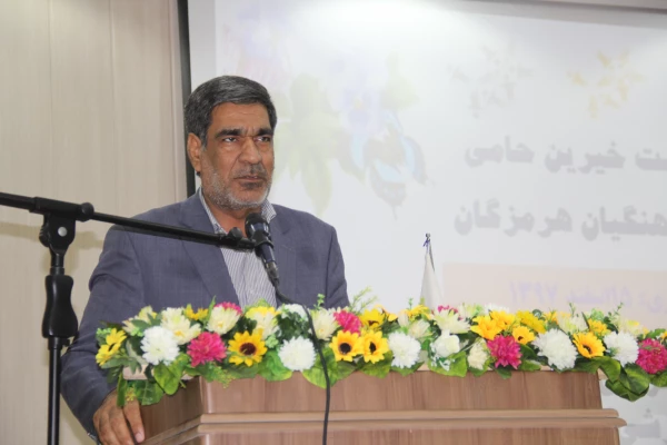 اولین نشست خیرین حامی دانشگاه فرهنگیان هرمزگان با استقبال با شکوه معتمدین و خیرین نیک اندیش برگزار گردید. 11