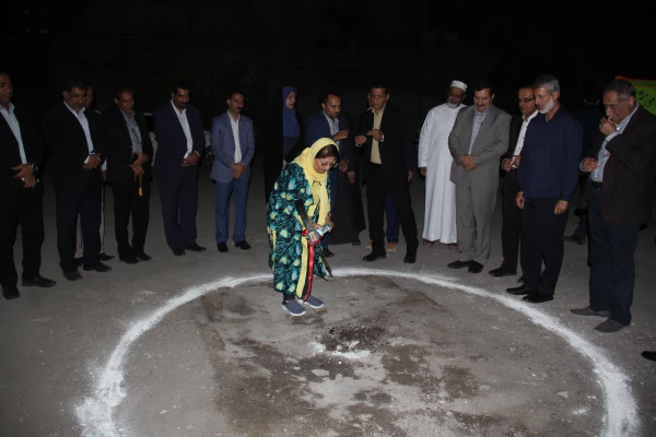 با حضور دکتر خاکی معاون طرح و برنامه دانشگاه فرهنگیان و مدیران استانی عملیات احداث خوابگاه 700 نفره و ساختمان آموزشی 25 کلاسه پردیس فاطمه الزهرا  (س ) دانشگاه فرهنگیان هرمزگان آغاز شد. 4