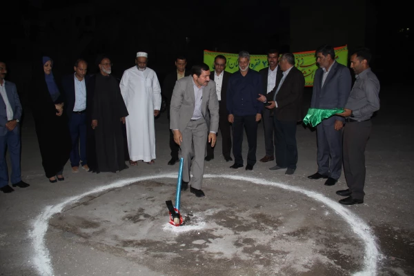 با حضور دکتر خاکی معاون طرح و برنامه دانشگاه فرهنگیان و مدیران استانی عملیات احداث خوابگاه 700 نفره و ساختمان آموزشی 25 کلاسه پردیس فاطمه الزهرا  (س ) دانشگاه فرهنگیان هرمزگان آغاز شد. 4