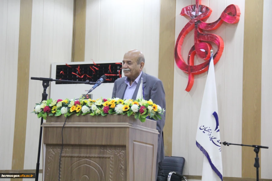 اولین نشست خیرین حامی دانشگاه فرهنگیان هرمزگان با استقبال با شکوه معتمدین و خیرین نیک اندیش برگزار گردید. 10