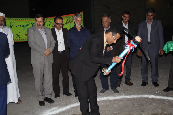 با حضور دکتر خاکی معاون طرح و برنامه دانشگاه فرهنگیان و مدیران استانی عملیات احداث خوابگاه 700 نفره و ساختمان آموزشی 25 کلاسه پردیس فاطمه الزهرا  (س ) دانشگاه فرهنگیان هرمزگان آغاز شد. 4