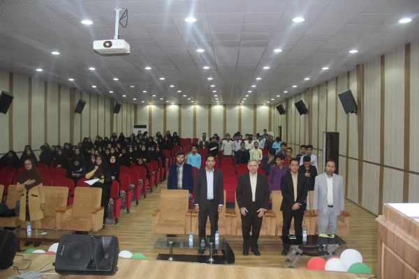 با حضور دکتر امانی تهرانی مولف کتب علوم تجربی و مدیرکل دفتر تالیف وزارت آموزش و پرورش
دومین جشنواره تجربیات برتر معلمان ابتدایی برگزار گردید. 4