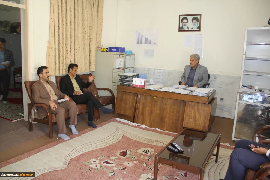 بازدید مدیر کل خدمات و رفاه دانشجوئی دانشگاه فرهنگیان از پردیس های شهید بهشتی و فاطمه الزهرا ( س ) بندرعباس

آقاخانی ، مدیر کل خدمات و رفاه دانشجوئی دانشگاه در  روز چهارشنبه 15/12/97   از پردیس های استان بازدید نمودند. 3