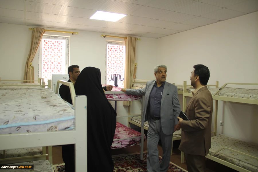 بازدید مدیر کل خدمات و رفاه دانشجوئی دانشگاه فرهنگیان از پردیس های شهید بهشتی و فاطمه الزهرا ( س ) بندرعباس

آقاخانی ، مدیر کل خدمات و رفاه دانشجوئی دانشگاه در  روز چهارشنبه 15/12/97   از پردیس های استان بازدید نمودند. 3