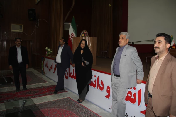 بازدید مدیر کل خدمات و رفاه دانشجوئی دانشگاه فرهنگیان از پردیس های شهید بهشتی و فاطمه الزهرا ( س ) بندرعباس

آقاخانی ، مدیر کل خدمات و رفاه دانشجوئی دانشگاه در  روز چهارشنبه 15/12/97   از پردیس های استان بازدید نمودند. 4